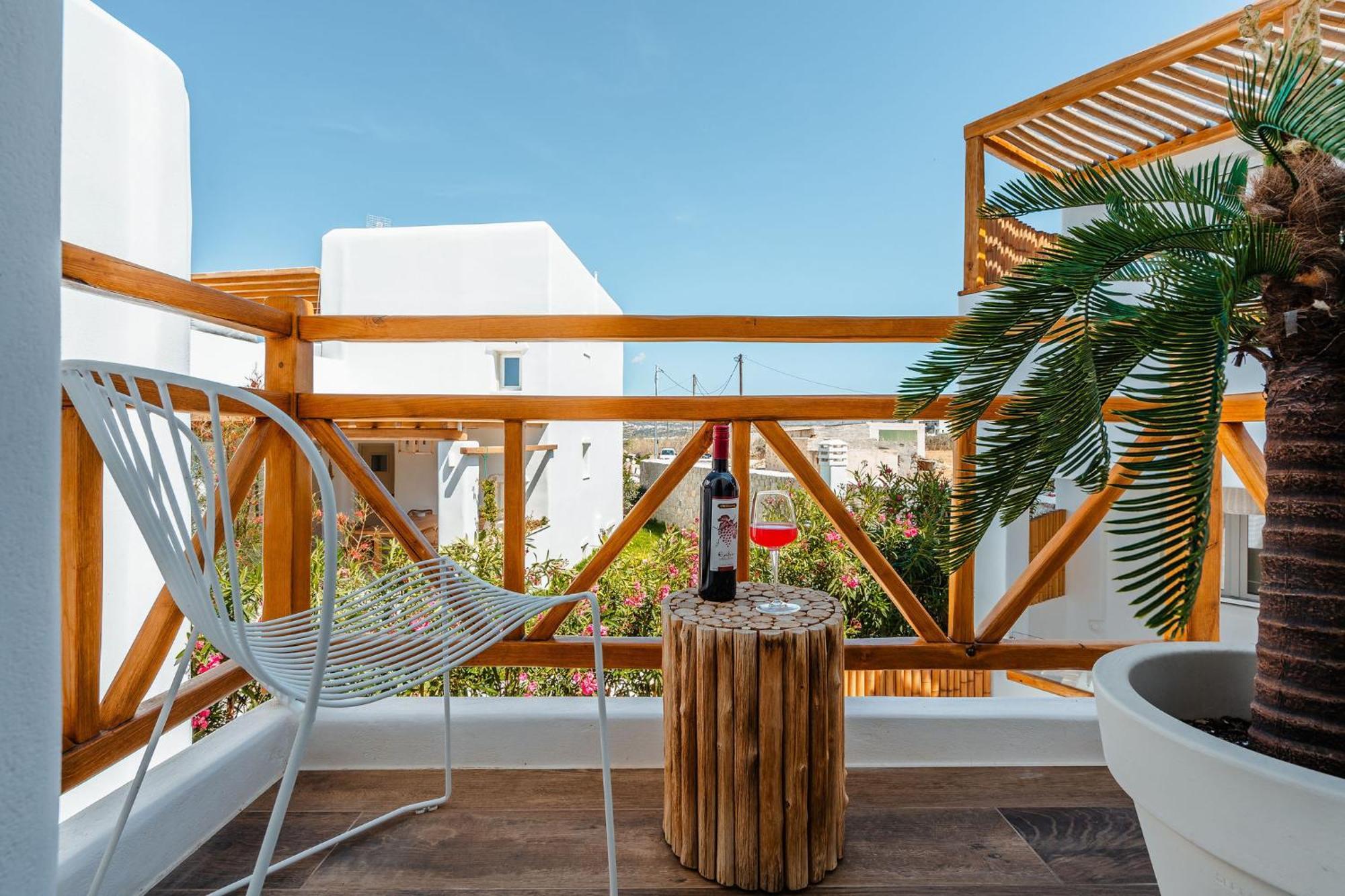 Sunday Luxury Suites Agia Anna  Exterior photo
