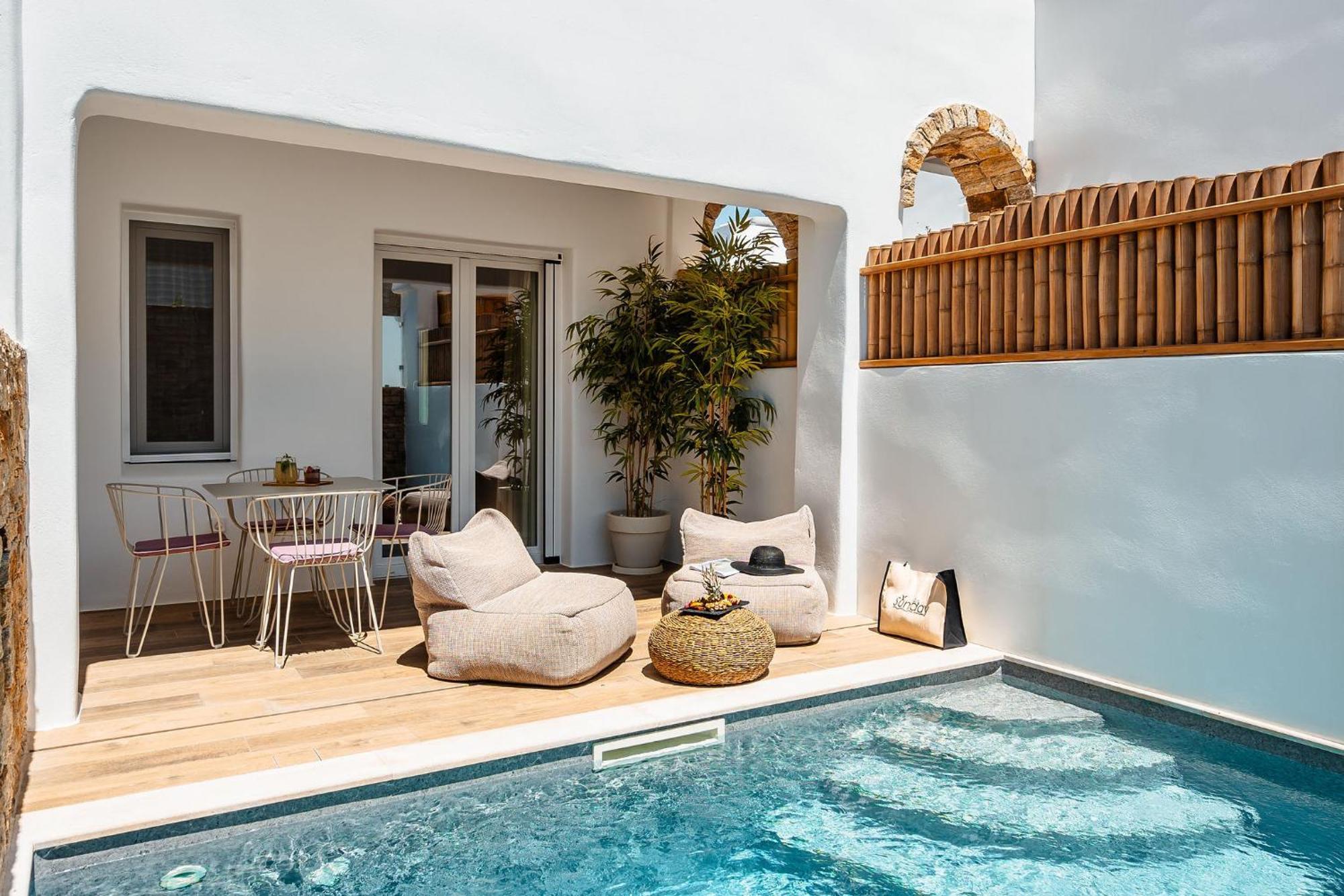 Sunday Luxury Suites Agia Anna  Exterior photo